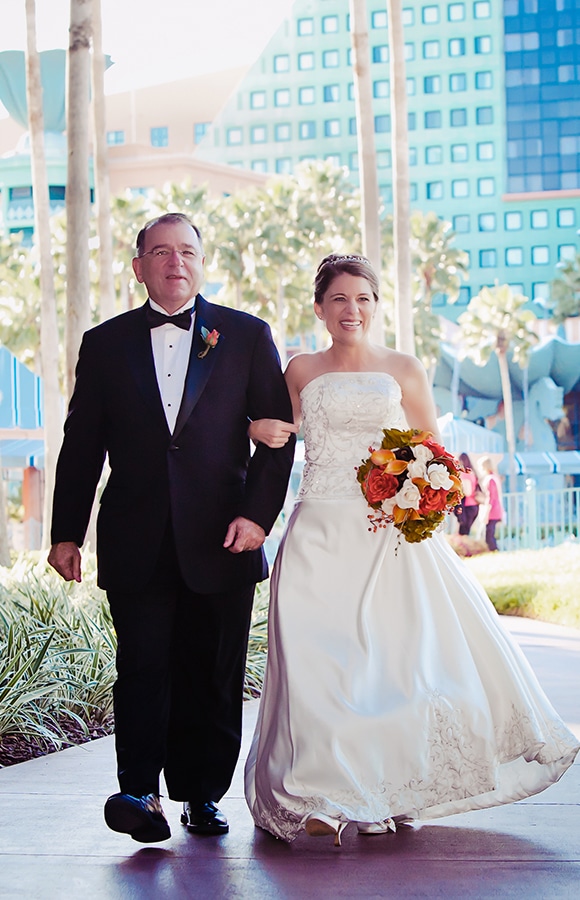 Wedding Couple in Front of the Walt Disney World Dolphin Resort